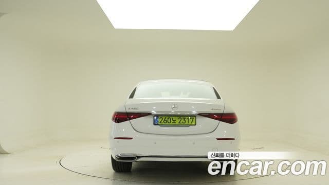 Mercedes-Benz S-Class 2025 — Photo 16/18