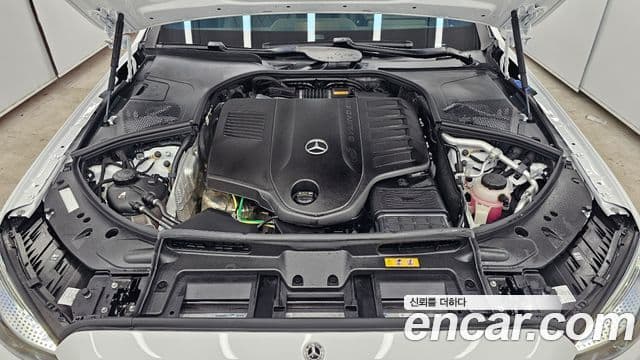 Mercedes-Benz S-Class 2025 — Photo 13/18