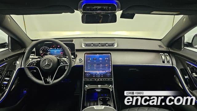 Mercedes-Benz S-Class 2025 — Photo 6/18