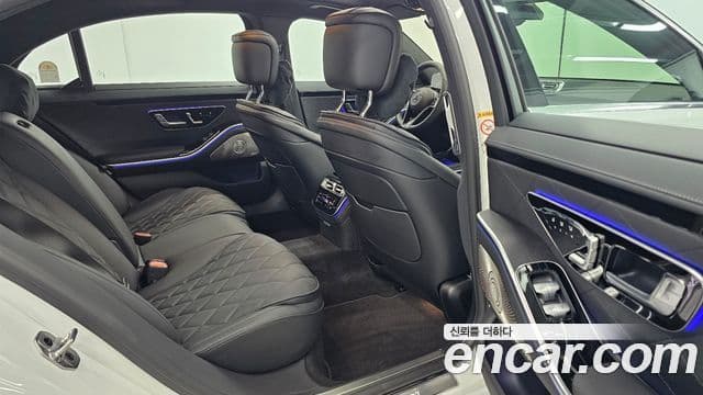 Mercedes-Benz S-Class 2025 — Photo 18/18