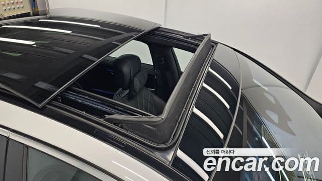 Mercedes-Benz S-Class 2025 — Photo 2/18