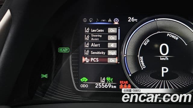 Lexus ES300h 2019 — Photo 17/35