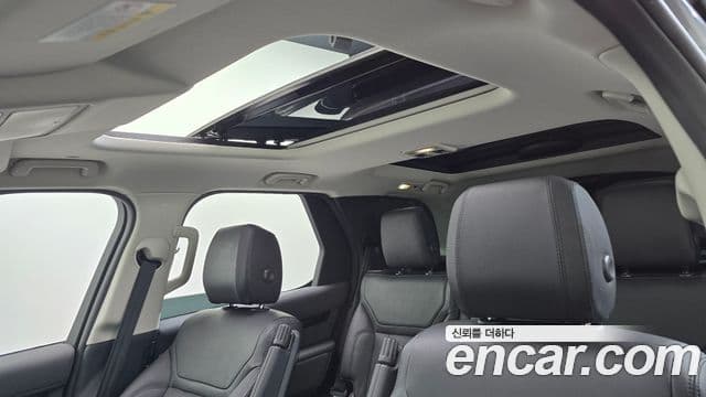 Land Rover Discovery 5 2019 — Фото 18/20