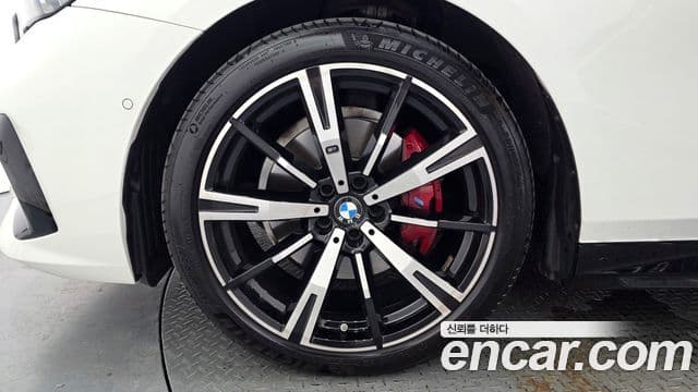 BMW 5 Series 2025 — Photo 12/35