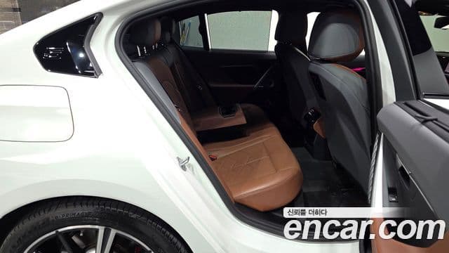 BMW 5 Series 2025 — Photo 13/35