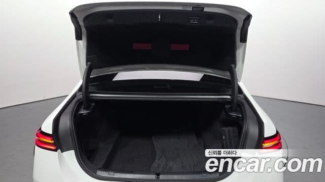 BMW 5 Series 2025 — Photo 18/35