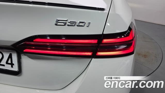 BMW 5 Series 2025 — Photo 3/35