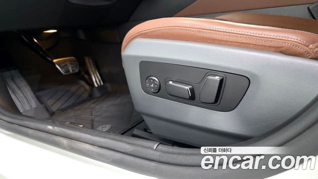 BMW 5 Series 2025 — Photo 22/35