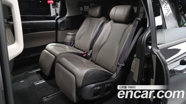 Kia Carnival 2024 — Фото 12/20