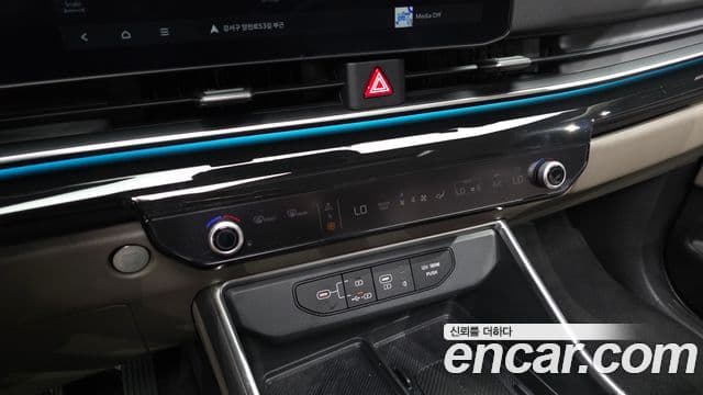 Kia Carnival 2024 — Фото 17/20
