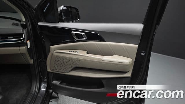 Kia Carnival 2024 — Photo 31/38