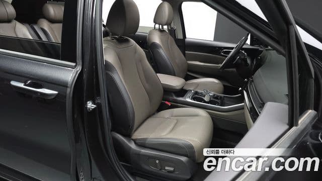 Kia Carnival 2024 — Photo 10/38