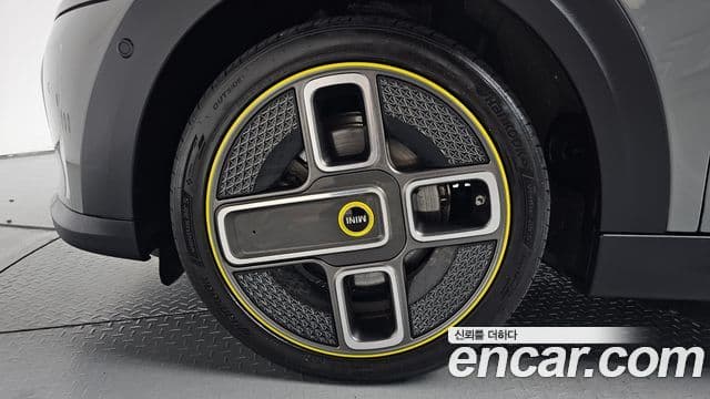 Mini Cooper Electric 2022 — Şəkil 13/30