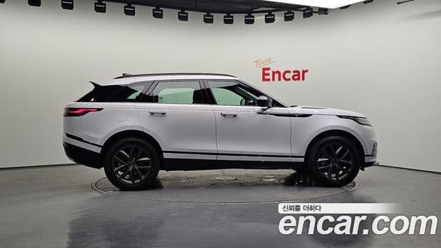 Land Rover Range Rover Velar 2026 — ფოტო 14/20