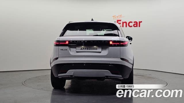 Land Rover Range Rover Velar 2026 — ფოტო 15/20