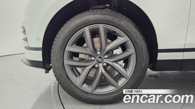 Land Rover Range Rover Velar 2026 — ფოტო 2/20