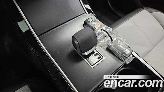Land Rover Range Rover Velar 2026 — ფოტო 6/20