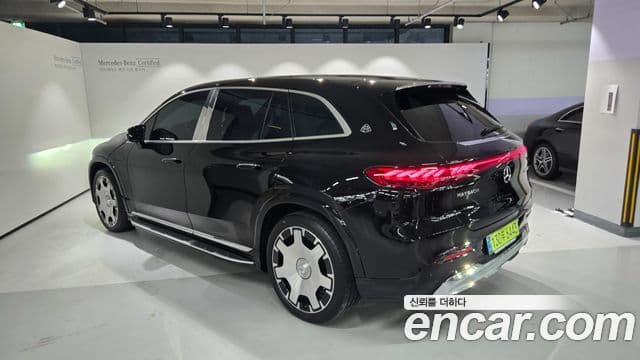 Mercedes-Benz EQS SUV 2025 — Photo 3/20