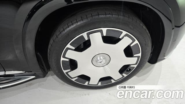 Mercedes-Benz EQS SUV 2025 — Photo 2/20