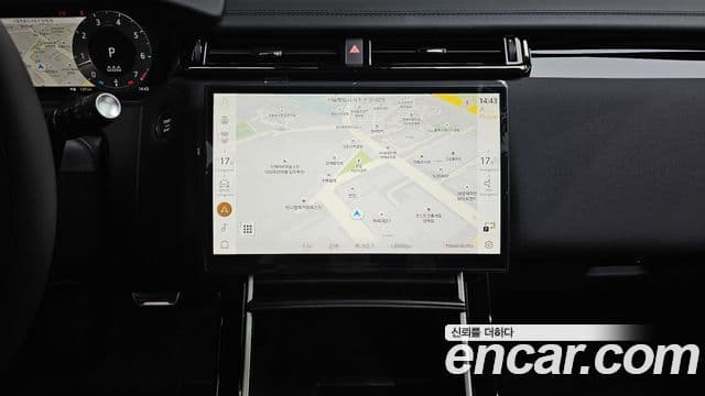 Land Rover Range Rover Velar 2026 — Фото 14/20