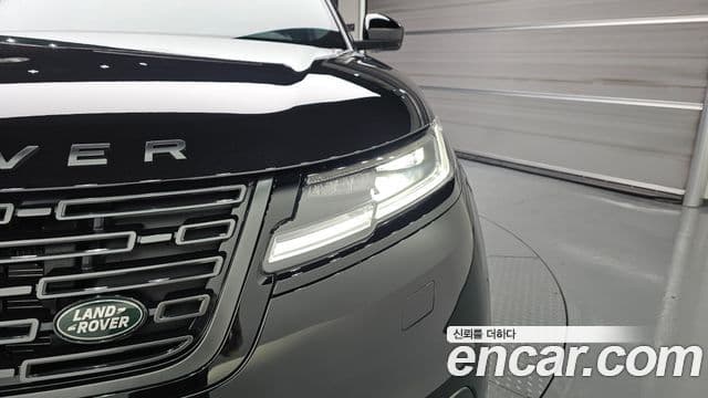 Land Rover Range Rover Velar 2026 — Фото 17/20