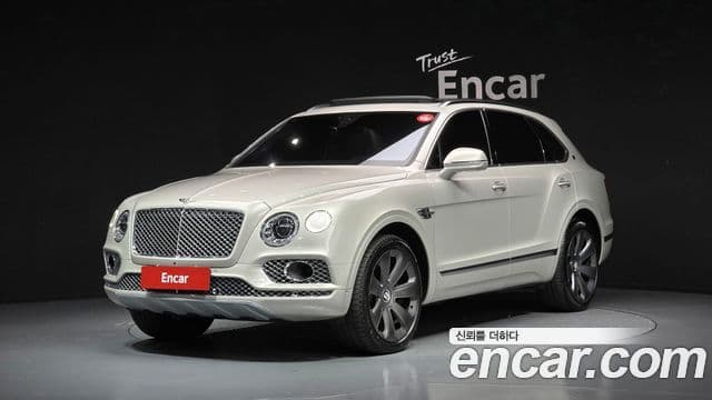 Bentley Bentayga 2018 — Photo 13/20
