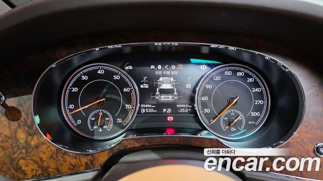 Bentley Bentayga 2018 — Photo 11/20