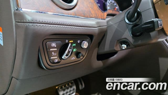Bentley Bentayga 2018 — Photo 14/20