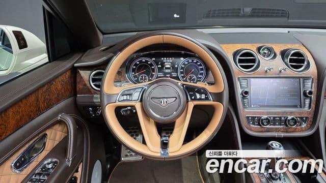 Bentley Bentayga 2018 — Photo 4/20