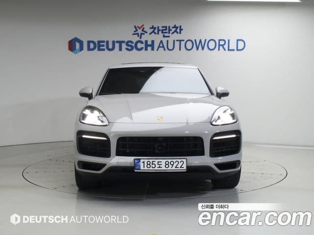 Porsche Cayenne 2023 — Photo 2/20