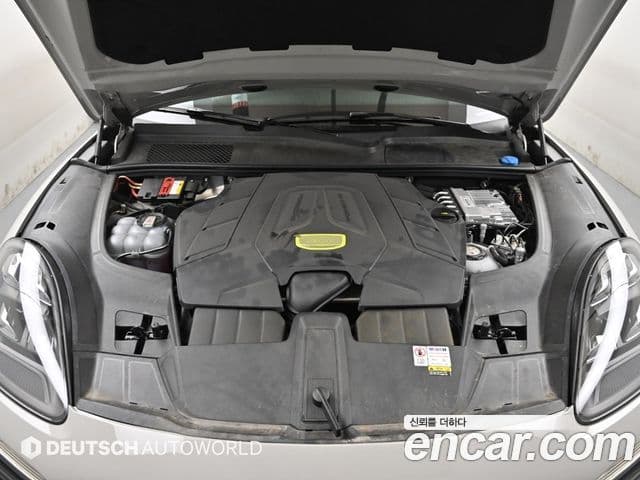 Porsche Cayenne 2023 — Photo 6/20