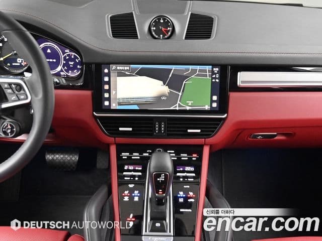 Porsche Cayenne 2023 — Photo 7/20