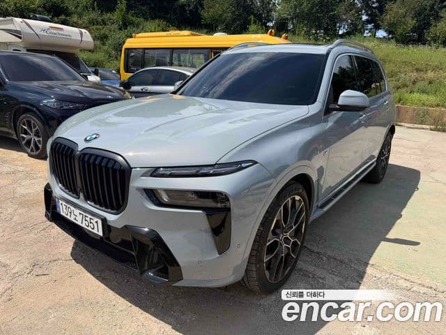 BMW X7 2026 — Photo 9/11