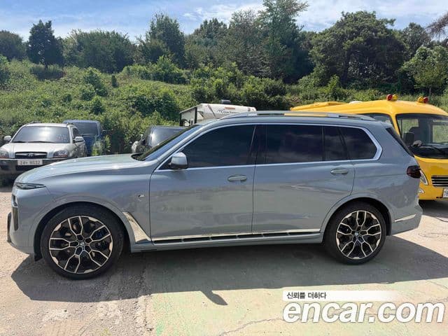 BMW X7 2026 — Photo 5/11