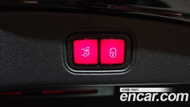 Mercedes-Benz E-Class 2020 — ფოტო 25/30