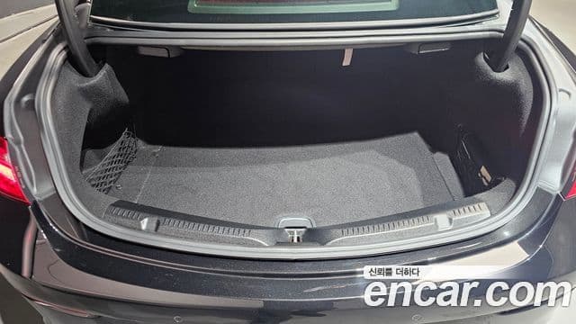 Mercedes-Benz E-Class 2020 — ფოტო 22/30