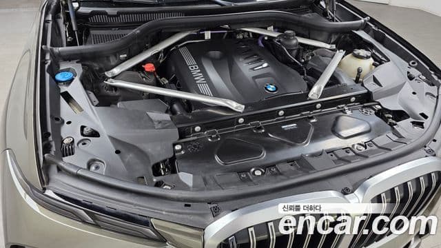 BMW X7 2023 — Photo 18/31