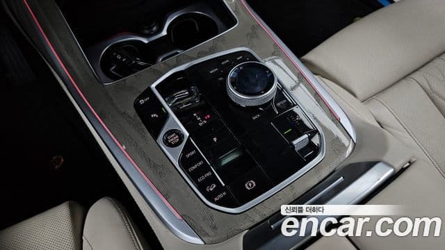 BMW X7 2023 — Photo 2/31