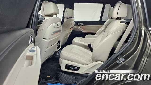 BMW X7 2023 — Photo 27/31