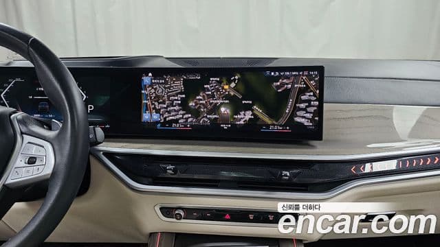 BMW X7 2023 — Photo 10/31