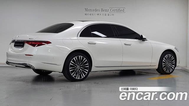 Mercedes-Benz S-Class 2023 — Photo 2/17
