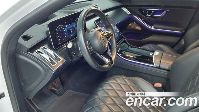 Mercedes-Benz S-Class 2023 — Photo 11/17
