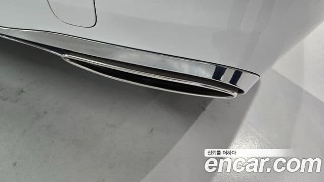 Mercedes-Benz S-Class 2025 — Photo 8/20