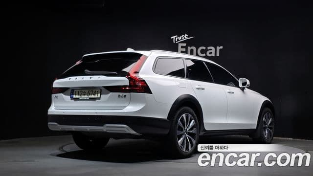 Volvo V90 Cross Country 2024 — Şəkil 9/33