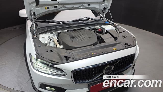 Volvo V90 Cross Country 2024 — Şəkil 11/33