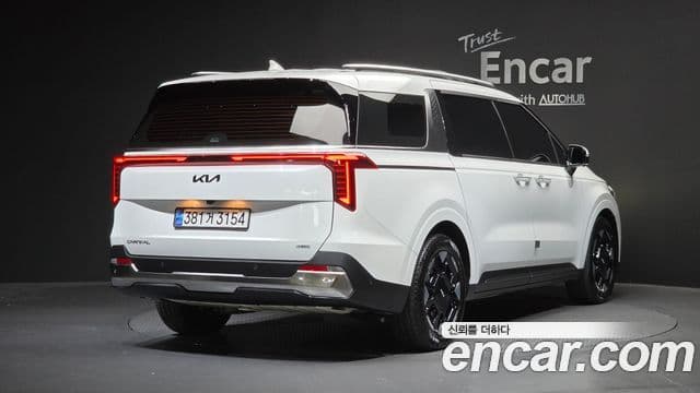 Kia Carnival 2024 — Photo 25/35