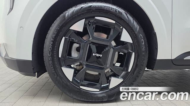 Kia Carnival 2024 — Photo 34/35