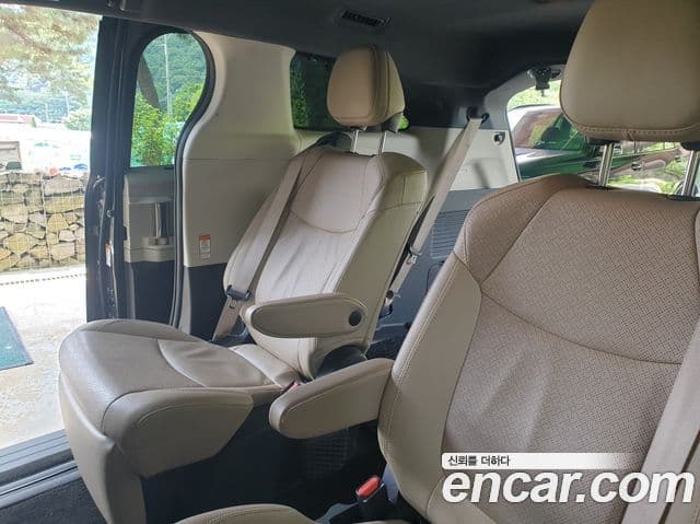 Toyota Sienna 2022 — Photo 3/20