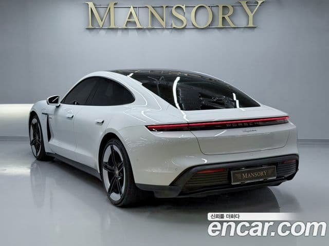 Porsche Taycan 2025 — ფოტო 13/20