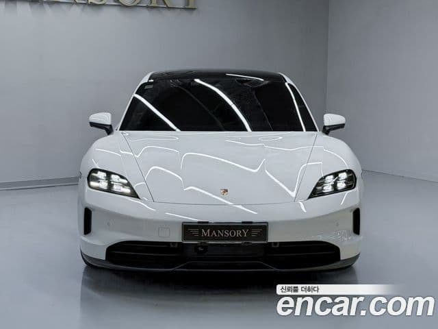 Porsche Taycan 2025 — ფოტო 19/20
